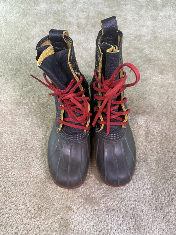 Bota de pato LL Bean para mujer de 8" de cuero de bisonte con cordones sin forro suela roja talla 8 Foto 4 de 4