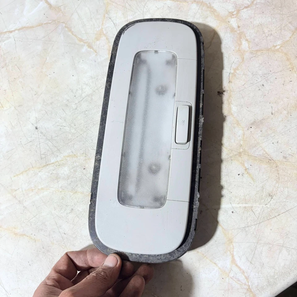 Luz de techo interior genuina OEM para Volkswagen Golf MK5 2003-2008 1K0947291H Foto 4 de 4