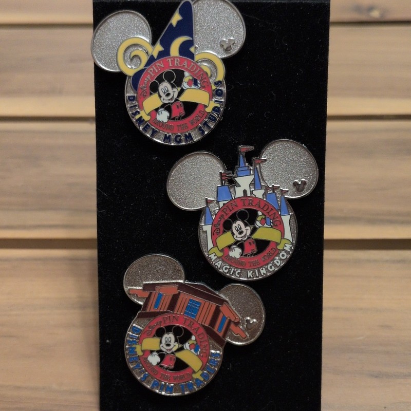 Disney Pin Trading Around the World Hidden Mickey Mouse 3-Pin Set