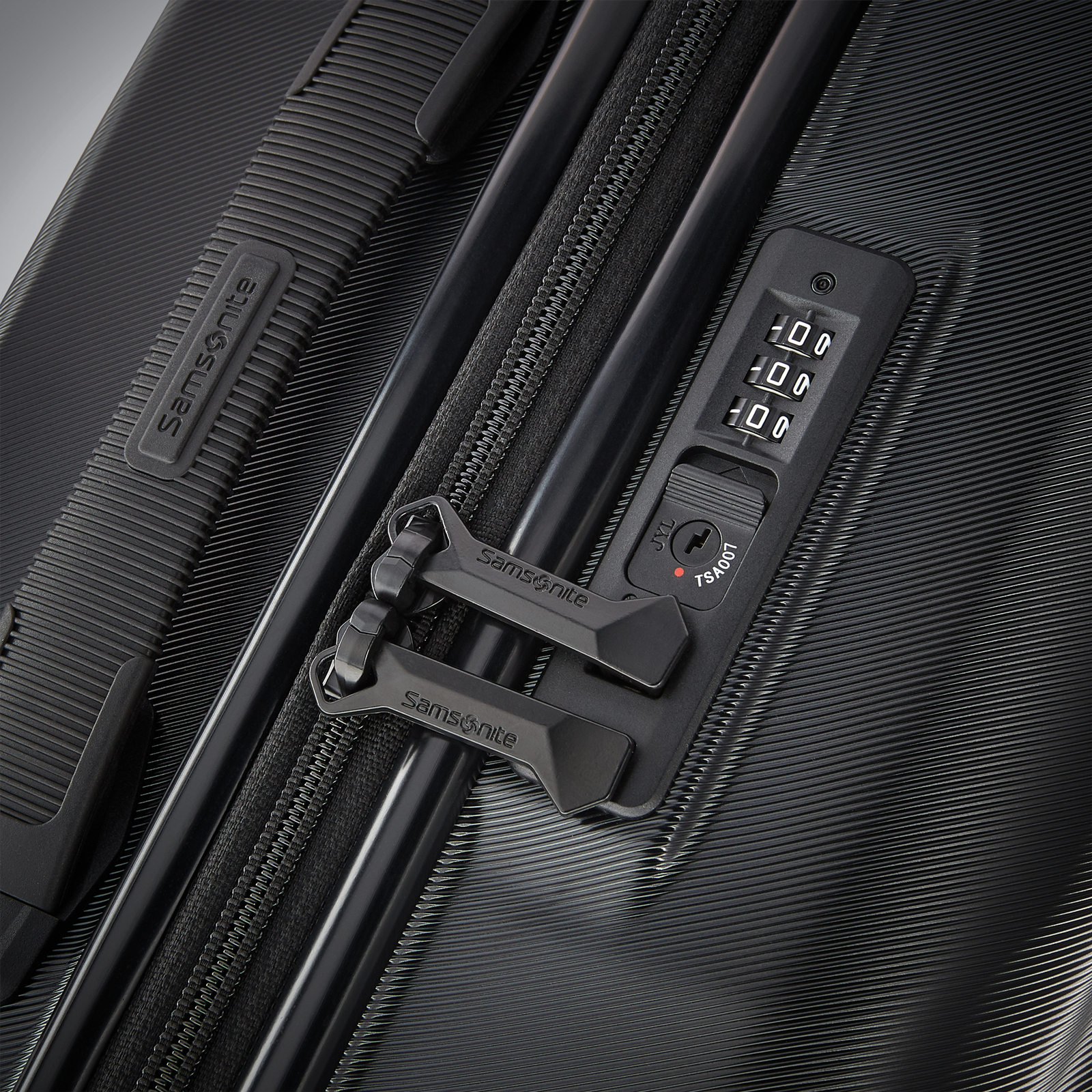 Samsonite Xcalibur XBT Spinner Hard Side Travel Carry On Suitcase (Open