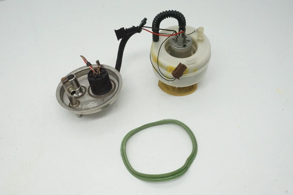 BMW 328i 2015-2016 tanque de combustible de gas montado lado derecho bomba de combustible 7194207 OEM Foto 2 de 4