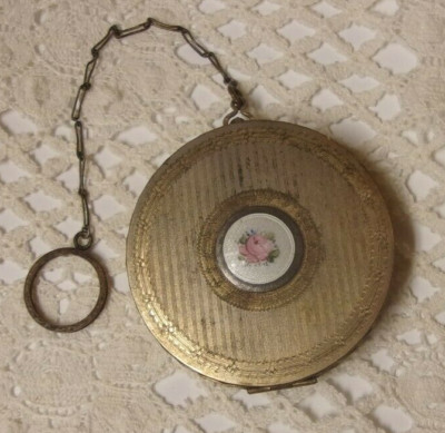Antique D.F.B. Co. women's round metal coin purse compact w. chain & mirror
