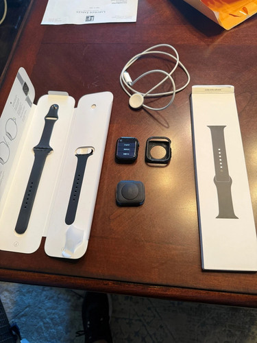 Apple Watch Series 7 45mm Aluminum Case with Sport Band (NOT CELLULAR)