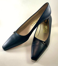 SALVATORE FERRAGAMO Italy Pump Shoes Women  s 9 AAA Black Block Heel NEW 699