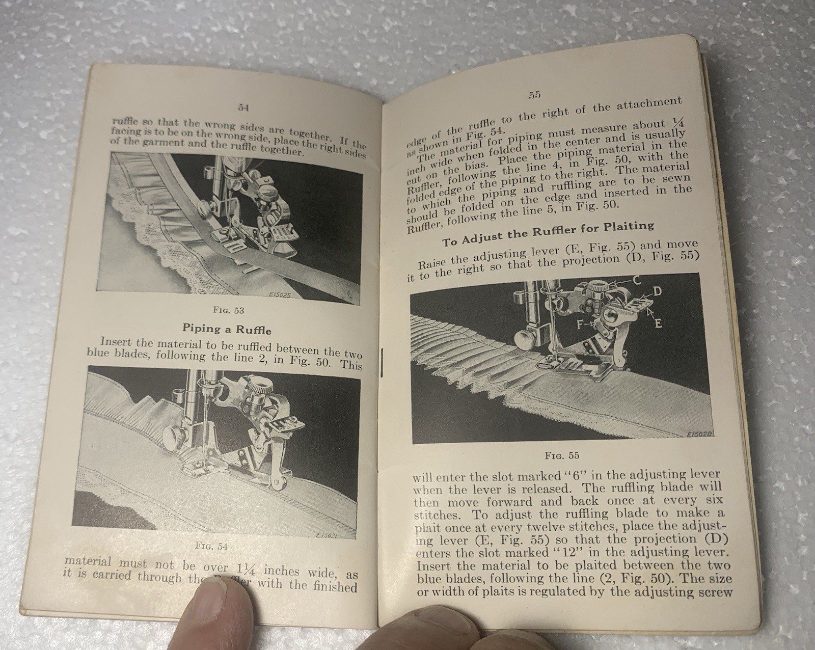 Singer 1947 Electric Sewing Machine 66-18 USA Vintage Manual Instructions