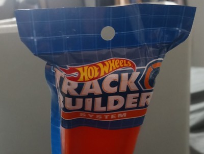 Hot Wheels Track Builder System 3 Ft + Straight Track & 4 Hot Wheels Connectors