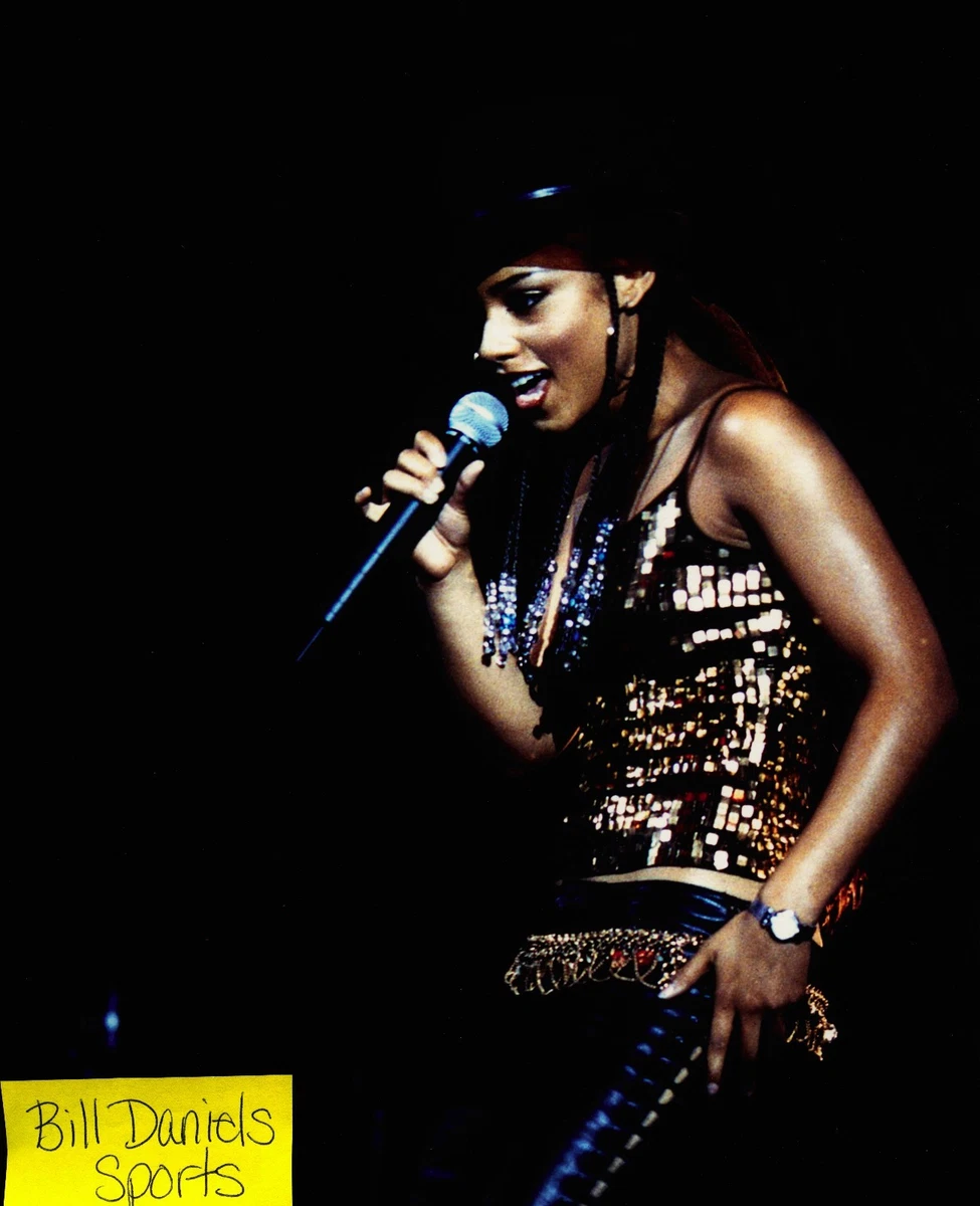 Keys, Alicia - You Don't Know My Name - Music