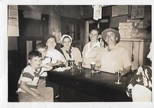 SMALL FOUND FAMILY PHOTOGRAPH Black+White Snapshot THAT DAY Original 29 42 L