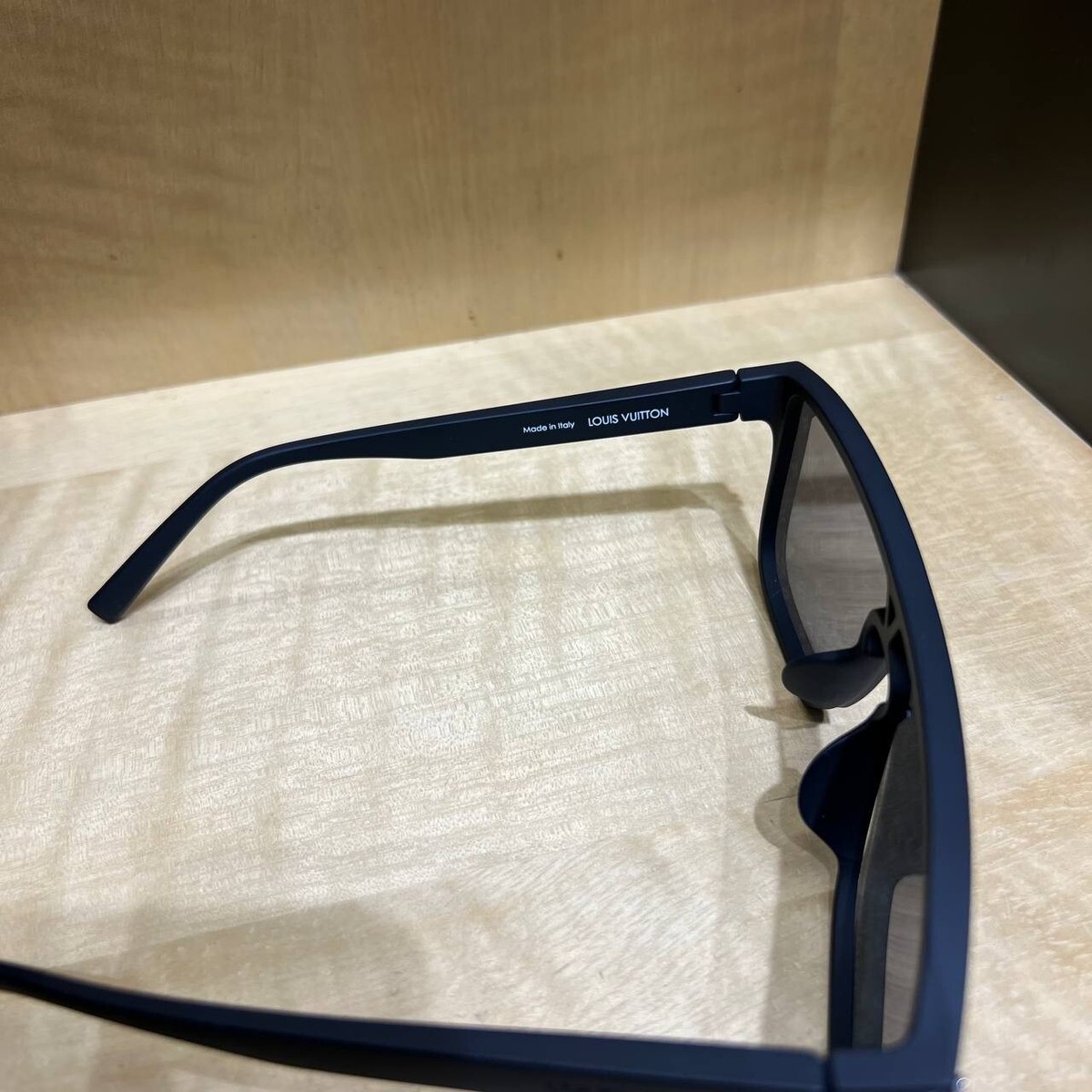 Louis Vuitton Z1082E WAIMEA Monogram Black Gray Men's Sunglasses