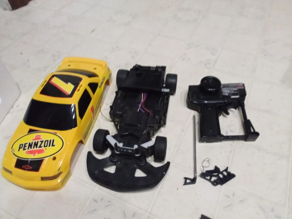 Vintage Nikko Pennzoil Stock Car ,1/18 Th Scale R/C Car.Nice/But Needs TLC. - Image 4 of 4