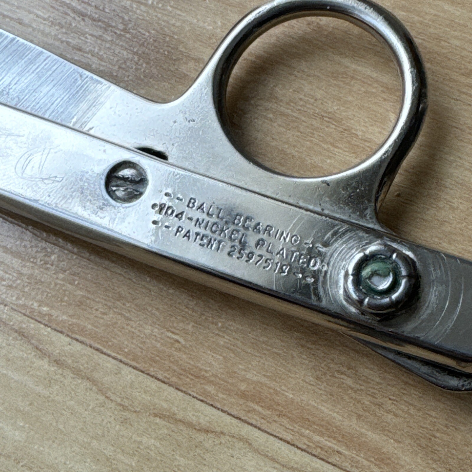 Vintage GOLD SEAL NO 104 NICKLE PLATED THREAD NIPPERS SEWING SCISSORS