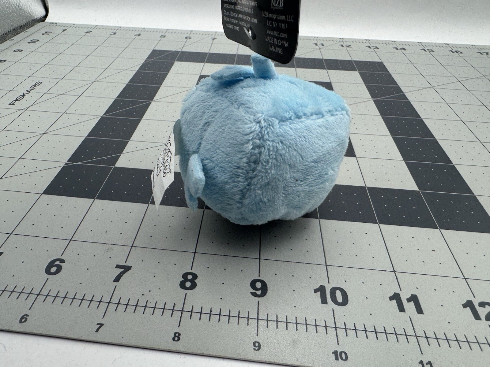 ANGRY BIRDS FUZZY PENCIL TOPPERS/FINGER PUPPET  Blue New with Tags 2"