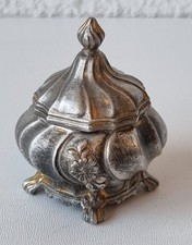 Nette verzierte Zinn Deckeldose f&uuml;r die Puppenstube - Engelsmarke um 1890/1900
