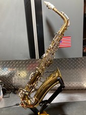 CG CONN MUSICAL INSTRUMENTS ALTO SAXOPHONE Pre owned. Clean In Hard Case 1955