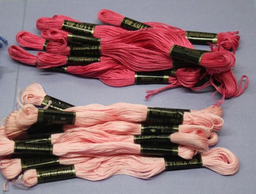 Lot of 34 American Thread Star Six Strand Embroidery Floss 9 yd Pink/Blue Cotton - Picture 3 of 3