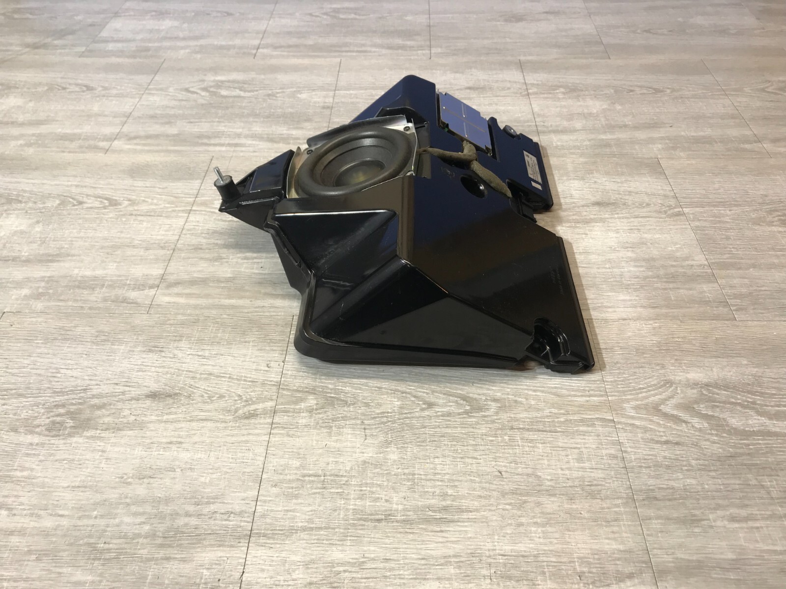2003-2008 Maserati Quattroporte M139 Front Subwoofer BOSE Bass Box Speaker OEM