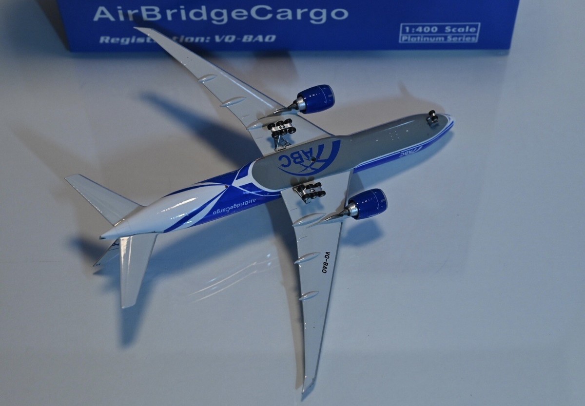 1/200 エアーブリッジカーゴ g2abw934.jpg