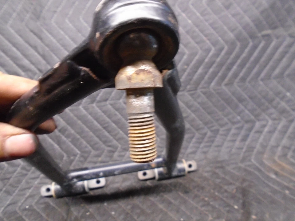 2013 11-15 Polaris Rmk Assault 800 Front Upper Left Control A Arm 2204426-458 - Image 3 of 4