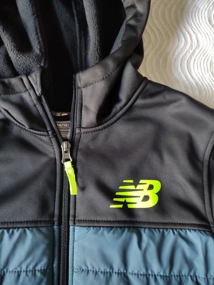 Chaqueta con Capucha New Balance Niños Grande Cremallera Completa Puffer Chaqueta con Bolsillos Logo Foto 3 de 4