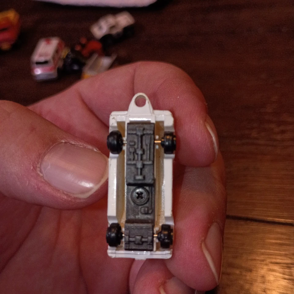 Micro Máquina Ford 70's Custom Van 1987 Galoob Paramédico de Emergência - Imagem 2 de 2