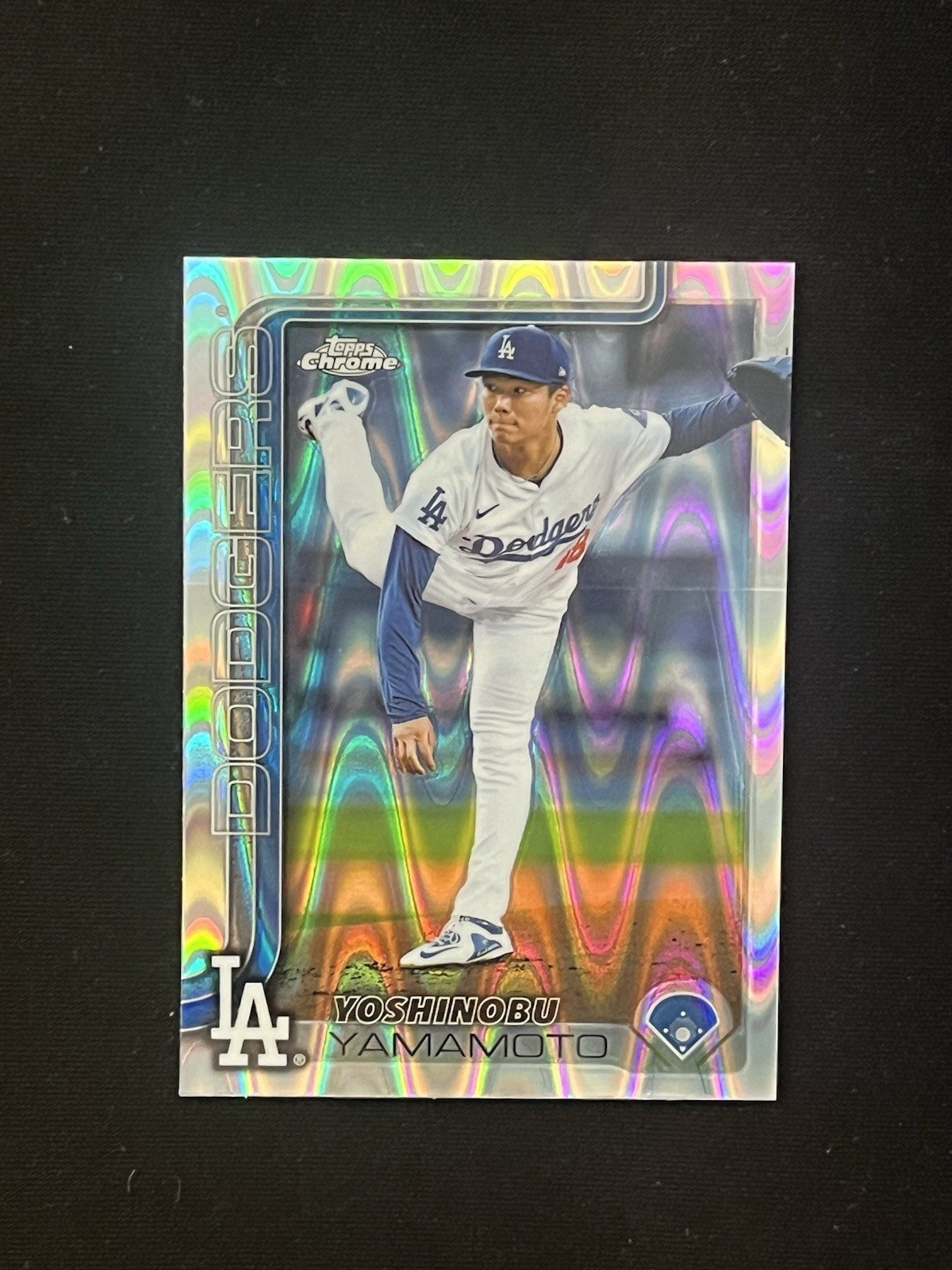 2025 Topps Chrome Baseball Yoshinobu Yamamoto RayWave Refractor #179 WS MVP