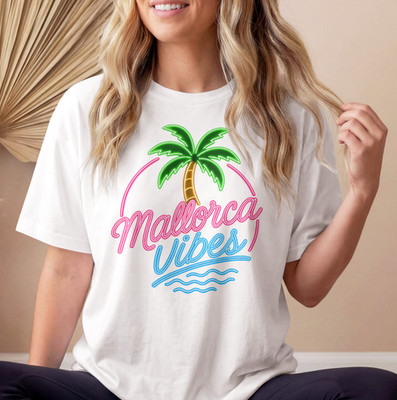 Mallorca Neon T-Shirt 80er 90er Retro Spanien Malle Sommer Vibes Urlaub Geschenk