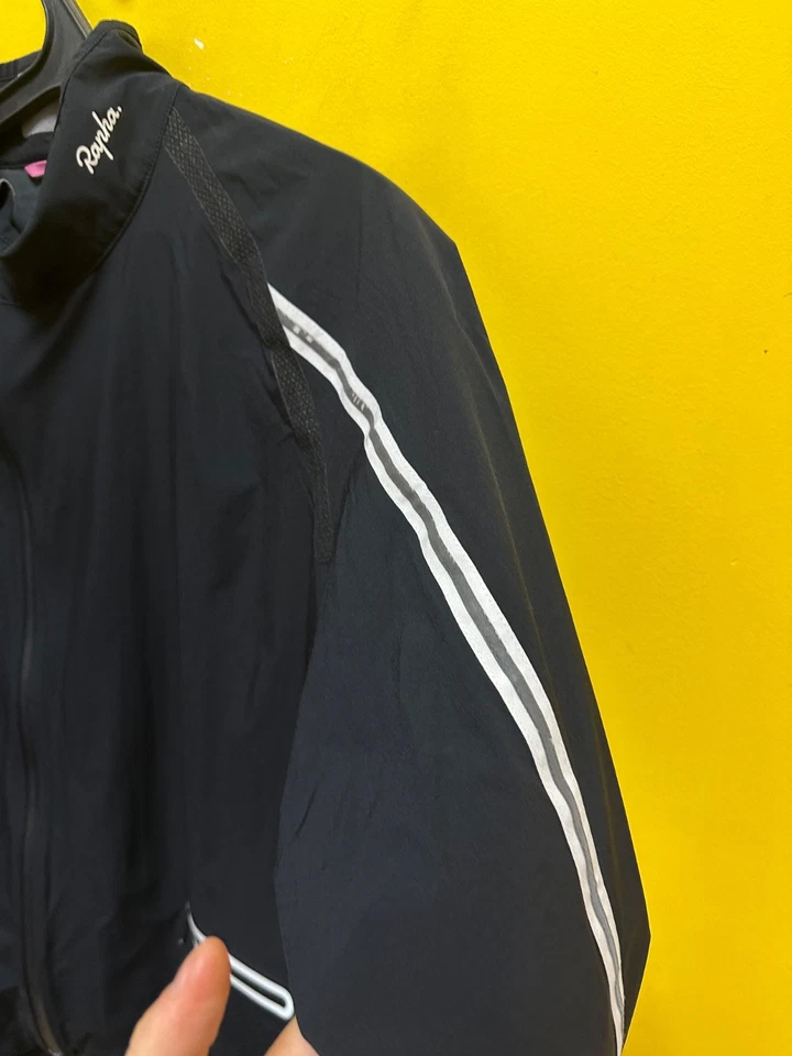 Rapha Stowaway jacket Mens Size L-XL - Image 4 of 4