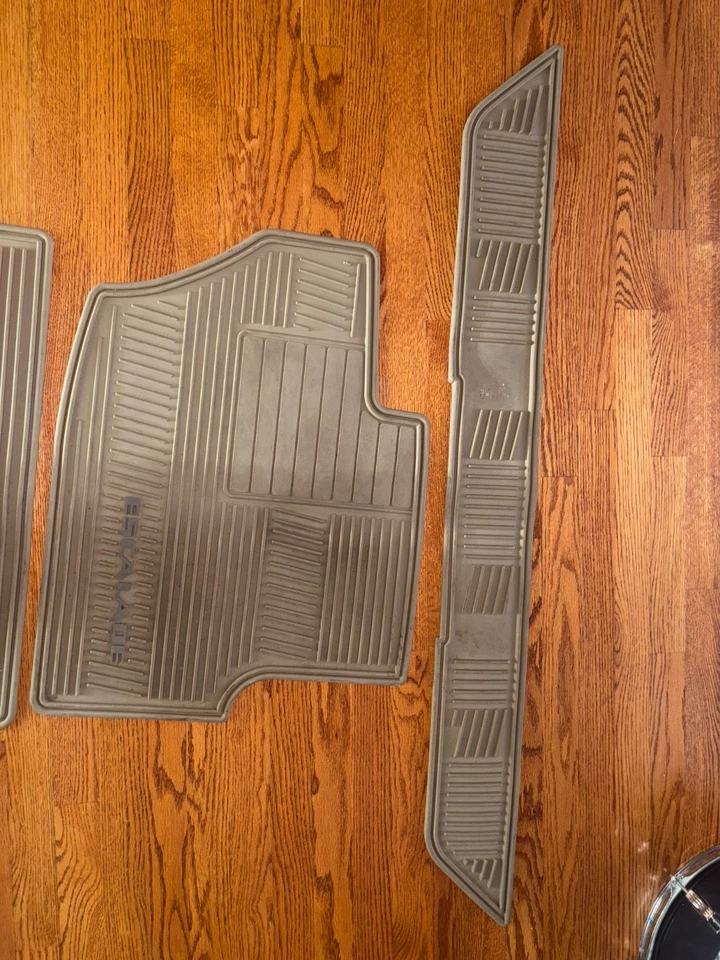 cadillac escalade esv all weather mats 2015-20, 2-front, 3rd row - Изображение 4 из 4