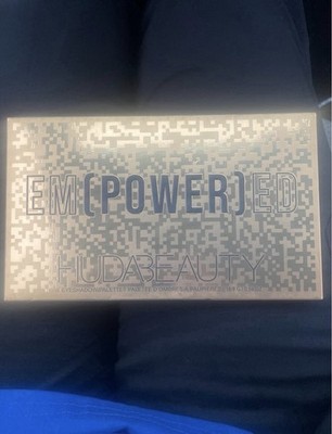 Huda Beauty Empowered Eyeshadow Palette 16.8g