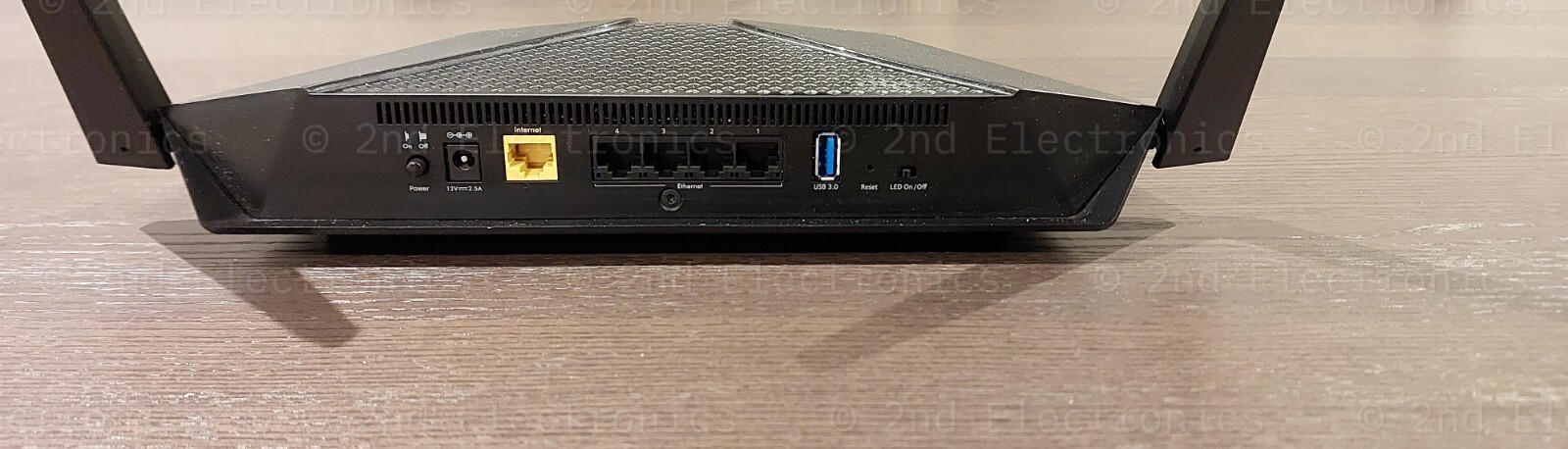 Netgear Nighthawk RAX40V2 (AX3000) 4-Port Gigabit Router . NBN ...