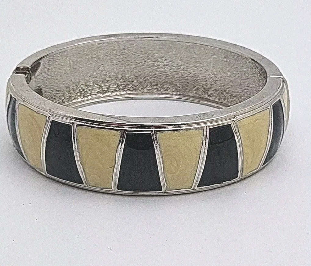 OFF WHITE Bracciale Ovale Smalto Nero Off Bianco Morsetto Giallo Cerniera 6 3 4"