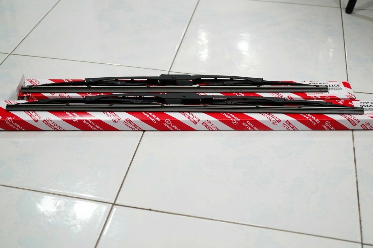 GENUINE TOYOTA HILUX FORTUNER 2005-2014 FRONT WIPER BLADE 85220
