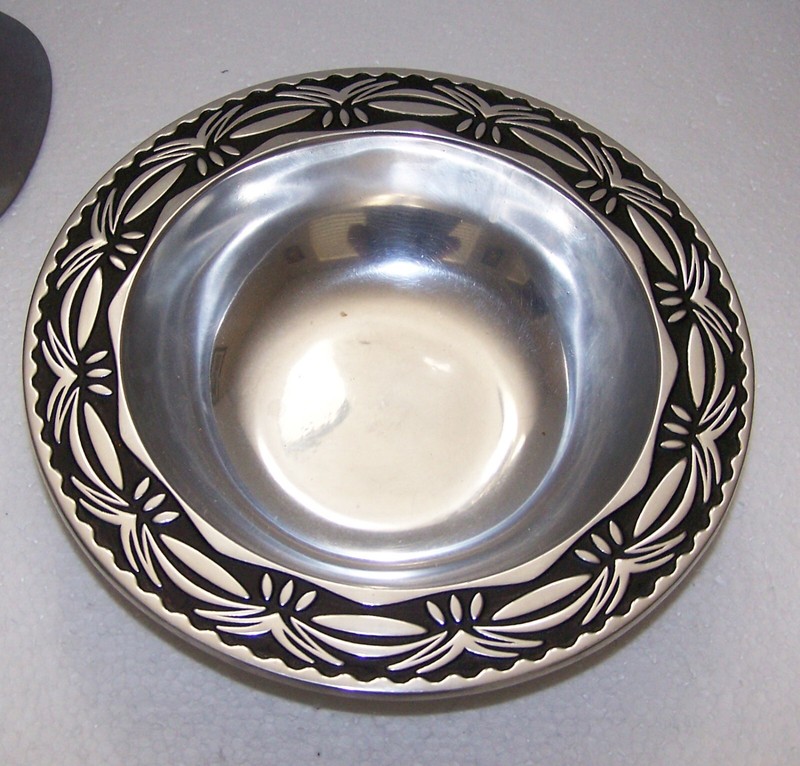 The Wilton Company Palm Frond 10" Pewter Bowl