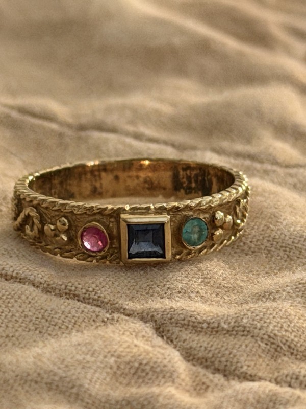18K Yellow Gold 750 Ruby Emerald Sapphire European Byzantine Ring, Sz 6.75