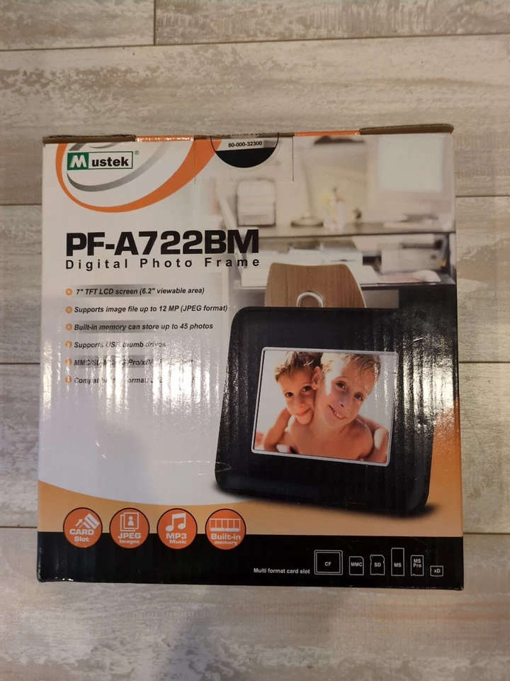 PF-A722BM Digital Photo Frame  7" frame  MP3 Music Holds 45 Pictures - Image 2 of 2