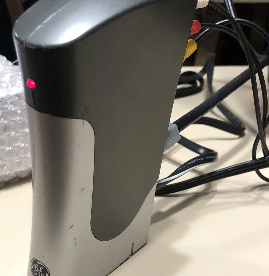 General Electric GE RF Modulator, With Wires No. 8000099, 2004 - (No Base) Works - Image 3 of 4