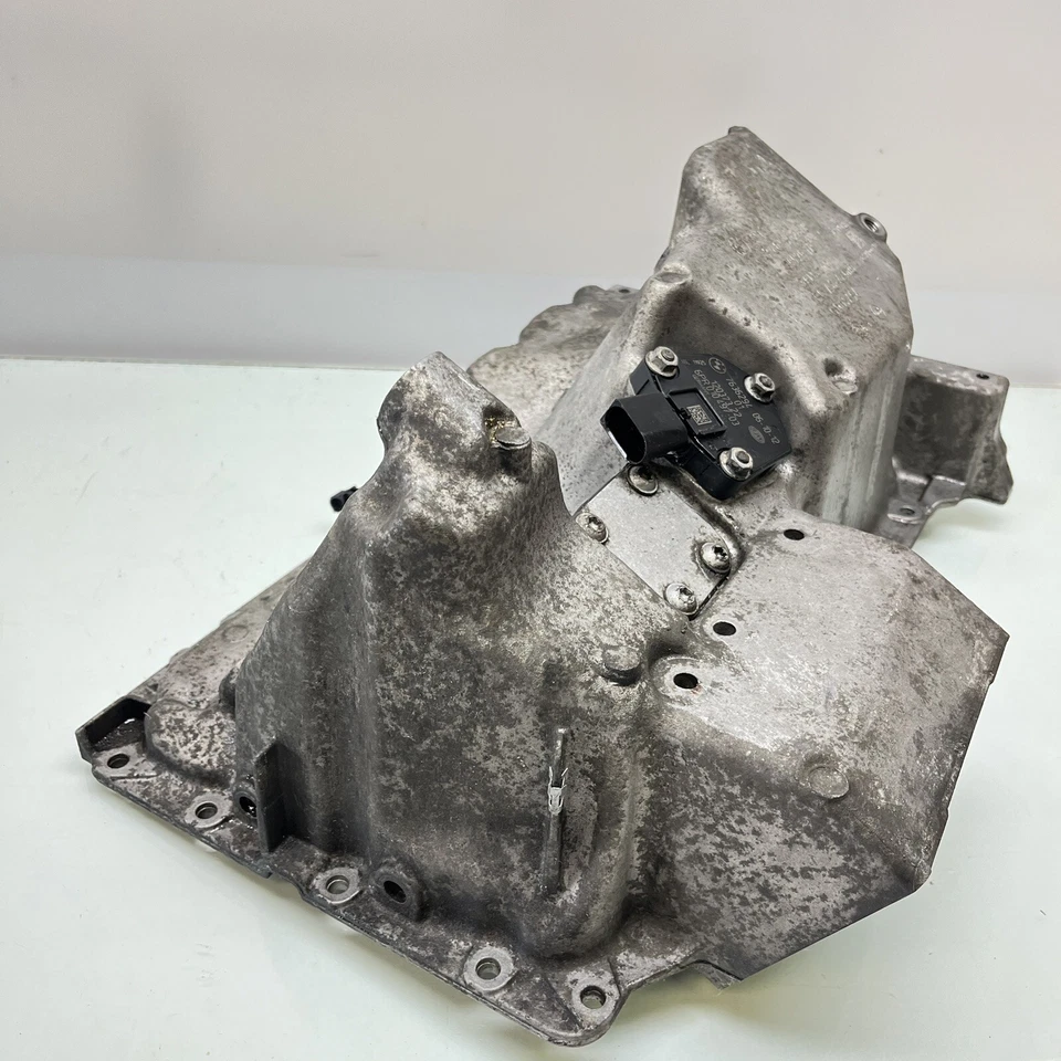 2013-2016 BMW 328I XDRIVE 2,0 л - масляный поддон двигателя 7601942 7636294 - Изображение 4 из 4