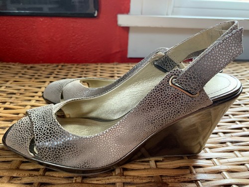 Kenneth Cole Reaction Peep Toe Let it 