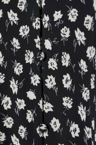 H&M DIVIDED Kleid mit V-Ausschnitt Kreppstoff.Knöpfen Schwarz weiße Blumen Gr.36 - Bild 5 von 9