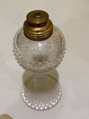 19th century diamond stipple pattern pressed glass whale oil lamp c.1860 - Picture 4 of 4