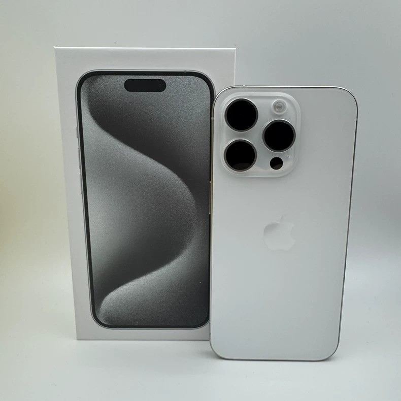 Apple iPhone 15 Pro-8GB RAM 128GB/ 256 GB-Multicolor