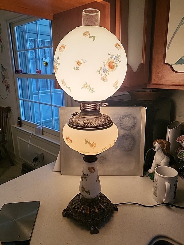 Beautiful Antique Three Globe Victorian Electrified Oil Lamp With Chimney!