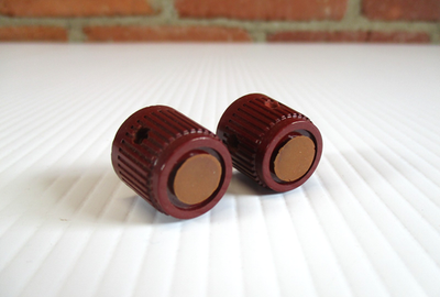 #ad Vintage Maroon Plastic Knobs 12 16quot; Wide Ham Radio Test Equipment 1 4 Shaft $5.85