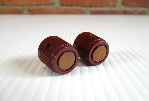 Vintage Maroon Plastic Knobs 12/16" Wide Ham Radio Test Equipment 1/4 Shaft