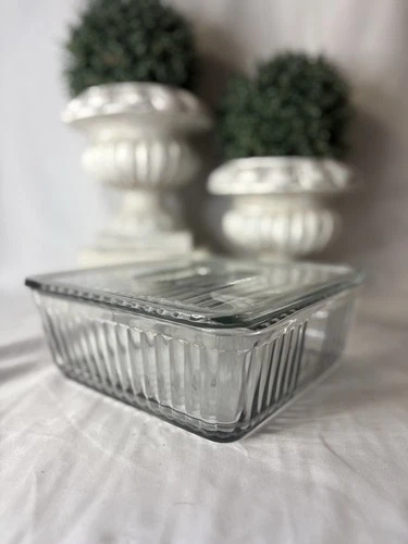 Anchor Hocking Vintage Design Ribbed 9" Square Refrigerator Dish & Lid 9” X 9”