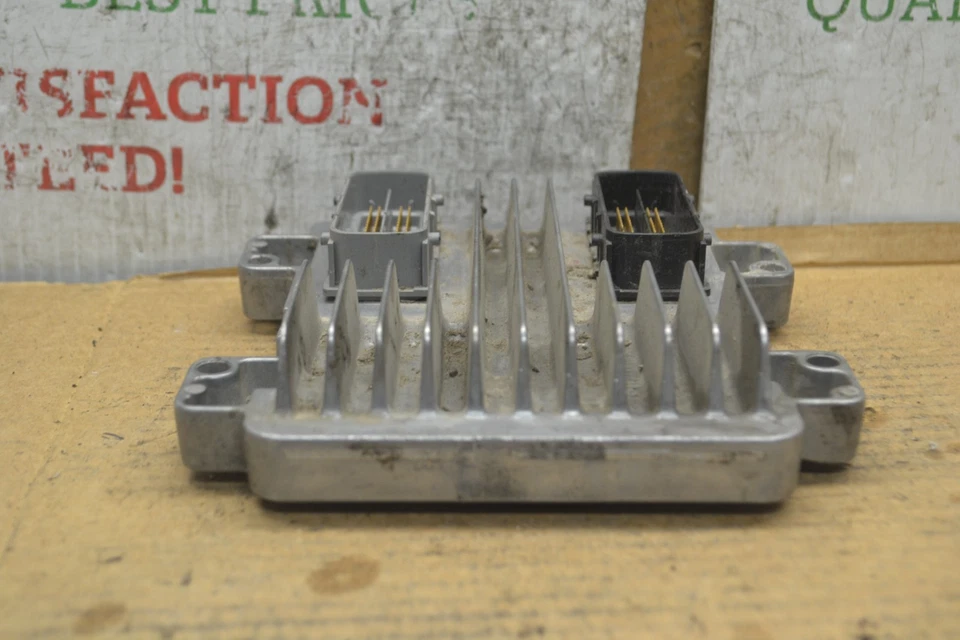 Unidad de control del motor Saturn Aura 2007-2009 ECU 12612384 módulo 636-4E1 Foto 4 de 4