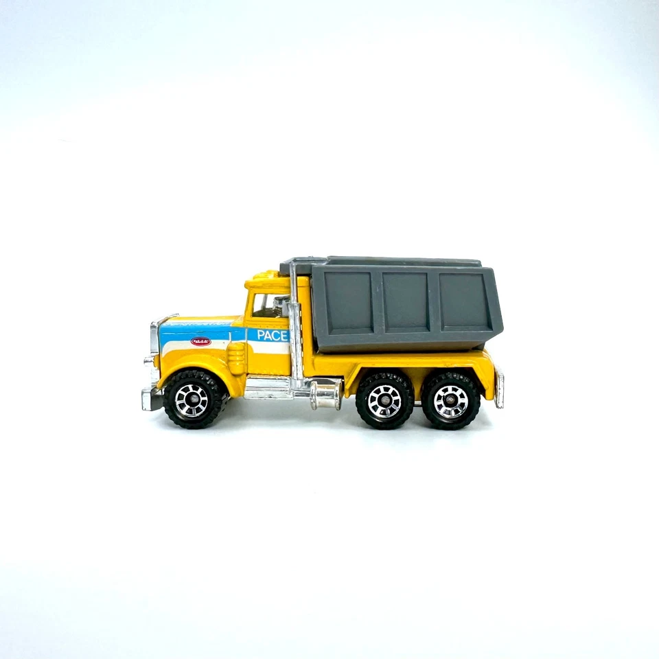 Matchbox MB 30/23 Peterbilt Dump Truck - PACE, Made in Macao - Image 2 of 4