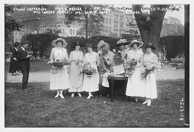 Gramercy Park NYC 1918 Helen Satterlee Baroness Serdobin Garden Party