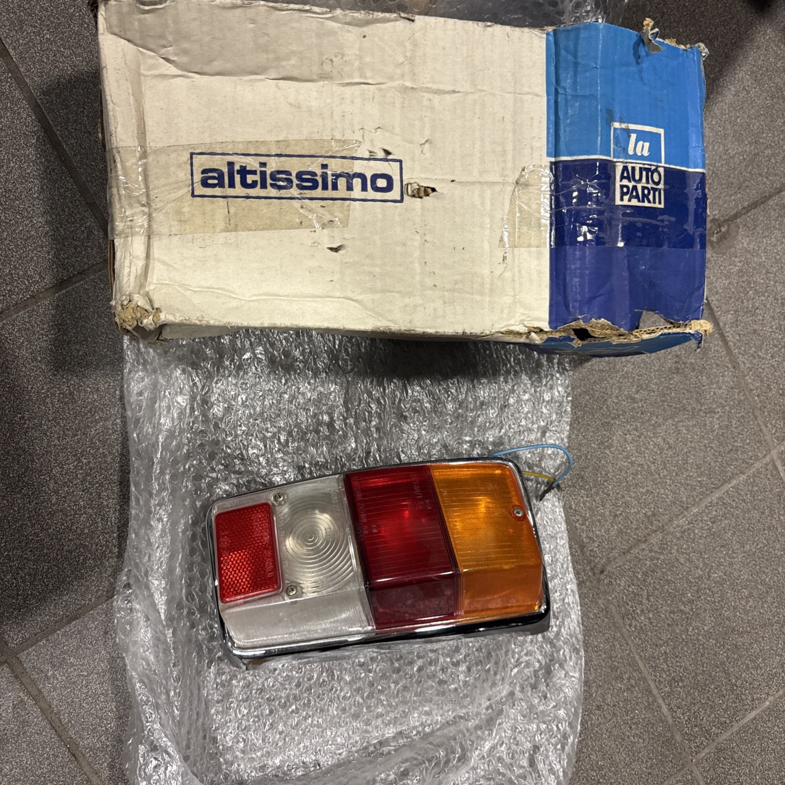 Foto 1 di 3