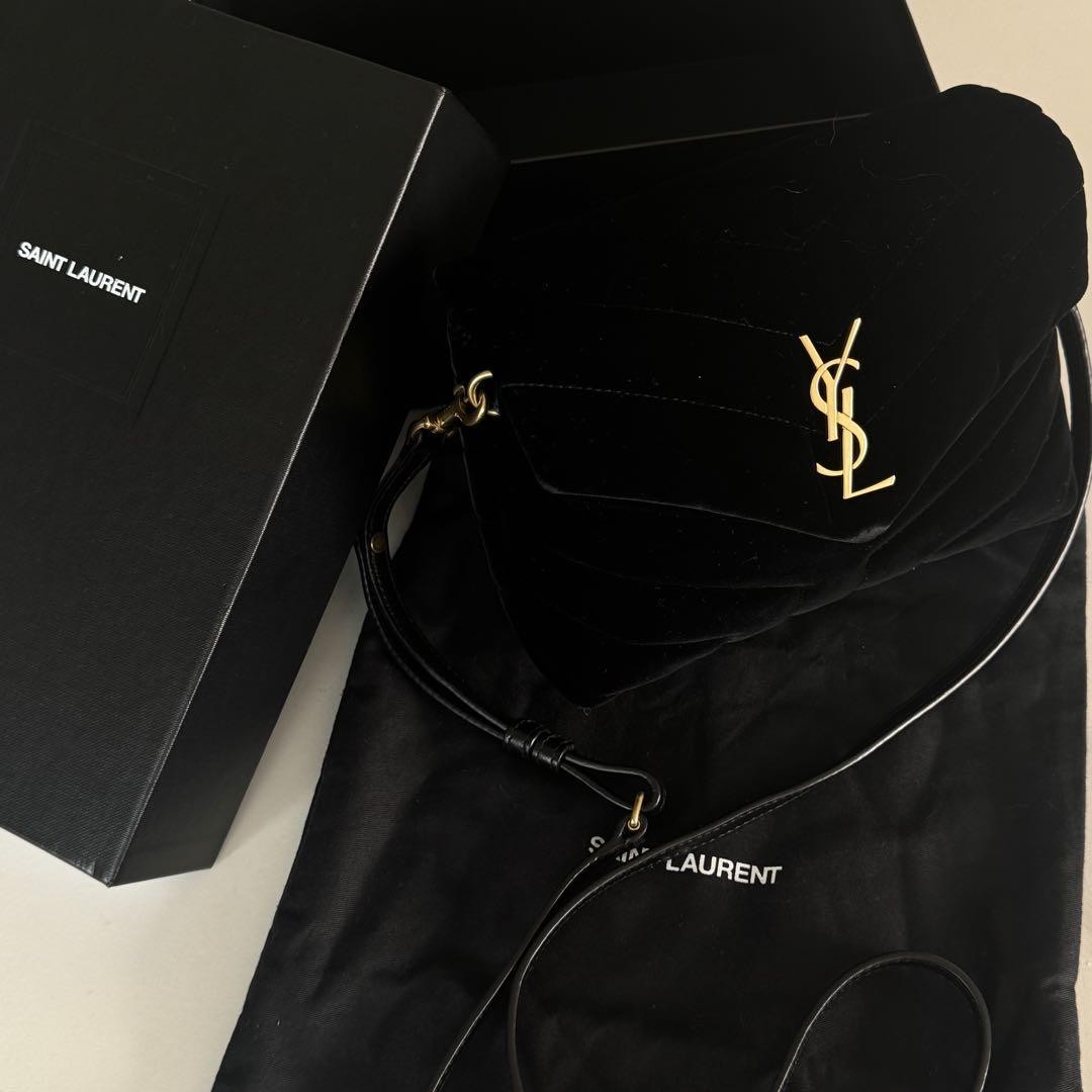 Borsa giocattolo Saint Laurent Paris Lulu velluto nero